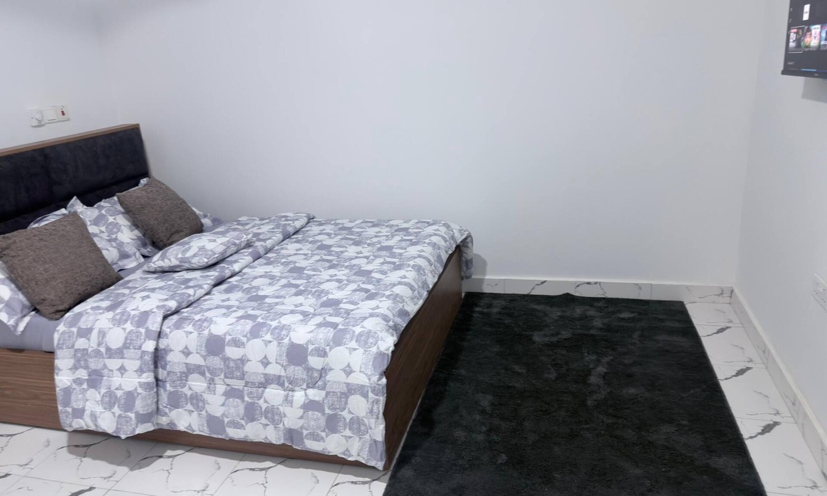 Teshie Apartment | Smart 3 bedroom apartment|Wi-fi|Gated|CCTV|self catering