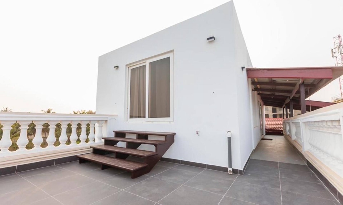 Victoria Borg House | Spacious 6-bedroom Beach house with pool at unique location