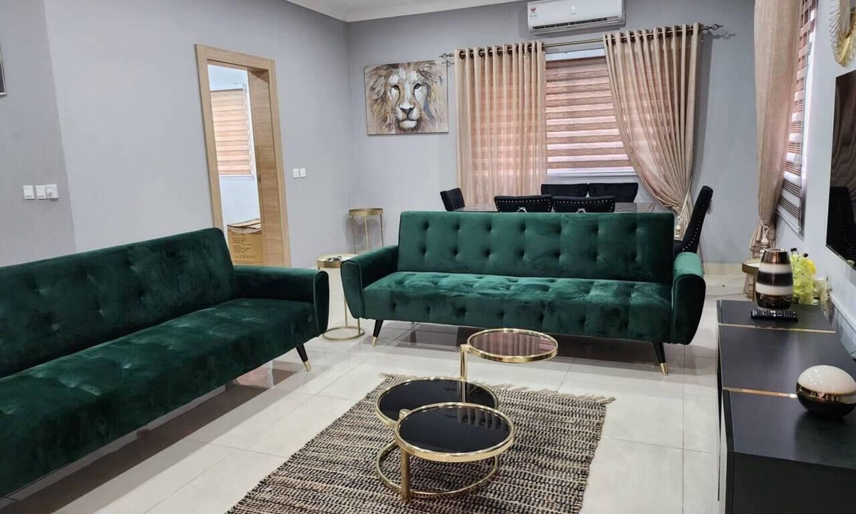 Tema House | Spacious Luxury 3Bed Hse in Tema - Netflix, Wi-fi