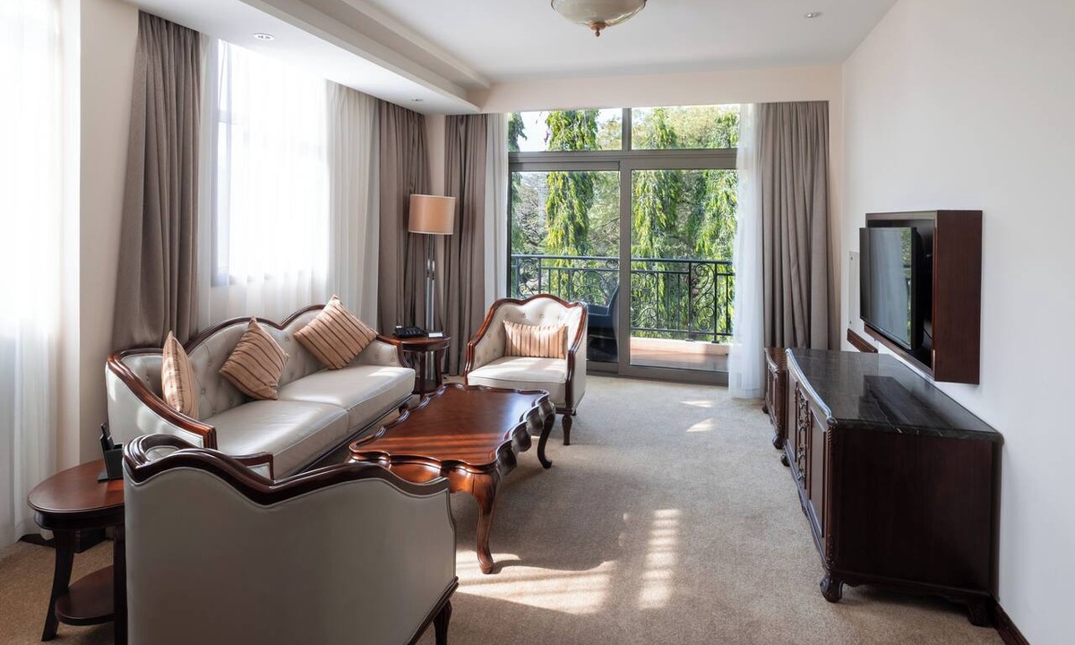 Accra Hotel | Tang Palace Hotel