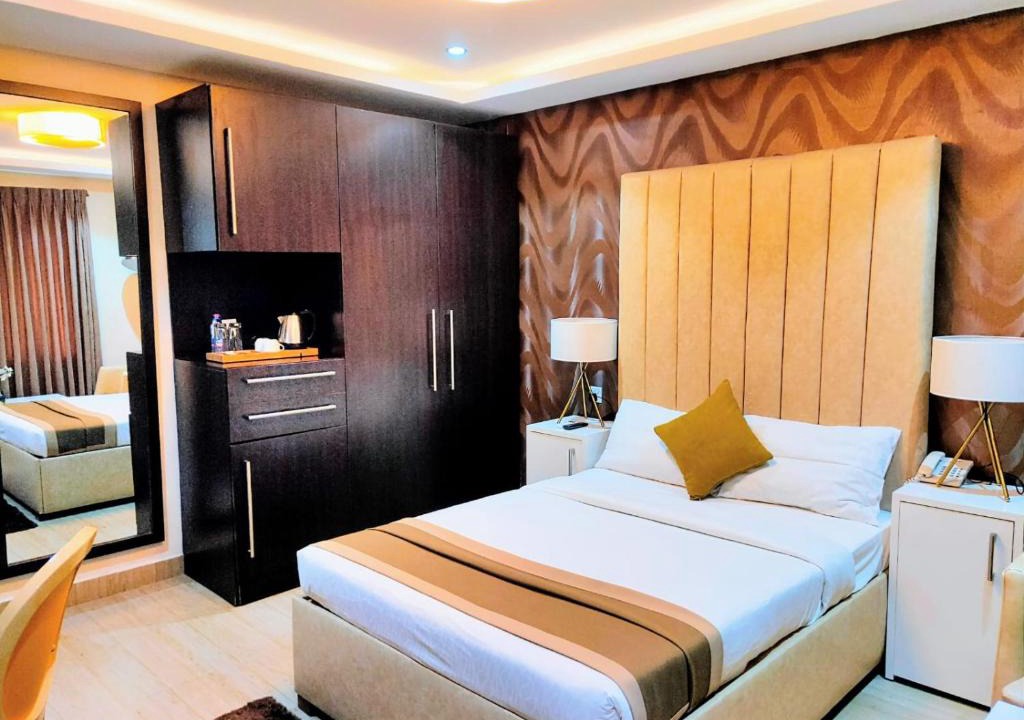 Accra Hotel | The Cabin Hotel