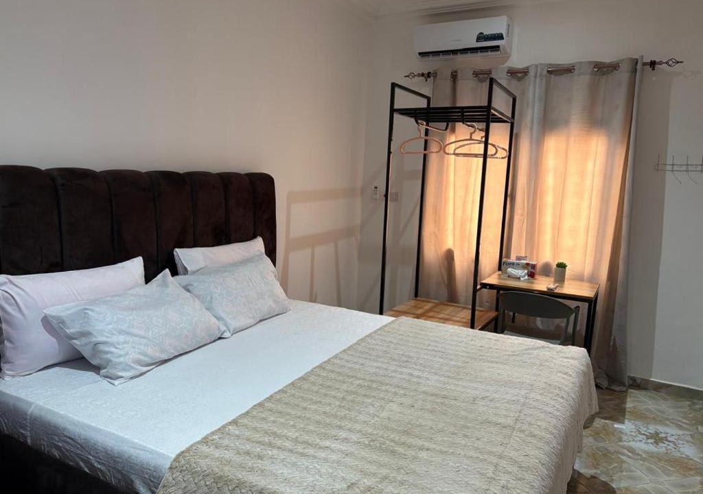 Cape Coast House | The Emerald Lodge
