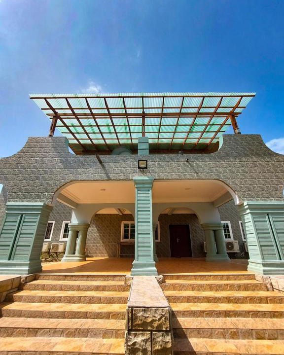 Elmina Cabin | The Green Condo