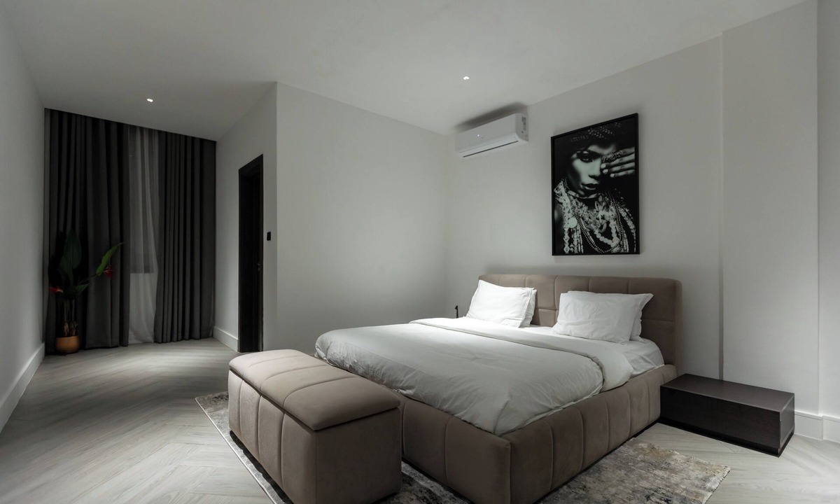 Teshie Apartment | The VVS Apartments - Three-Bedroom Premium Apartment with Balcony