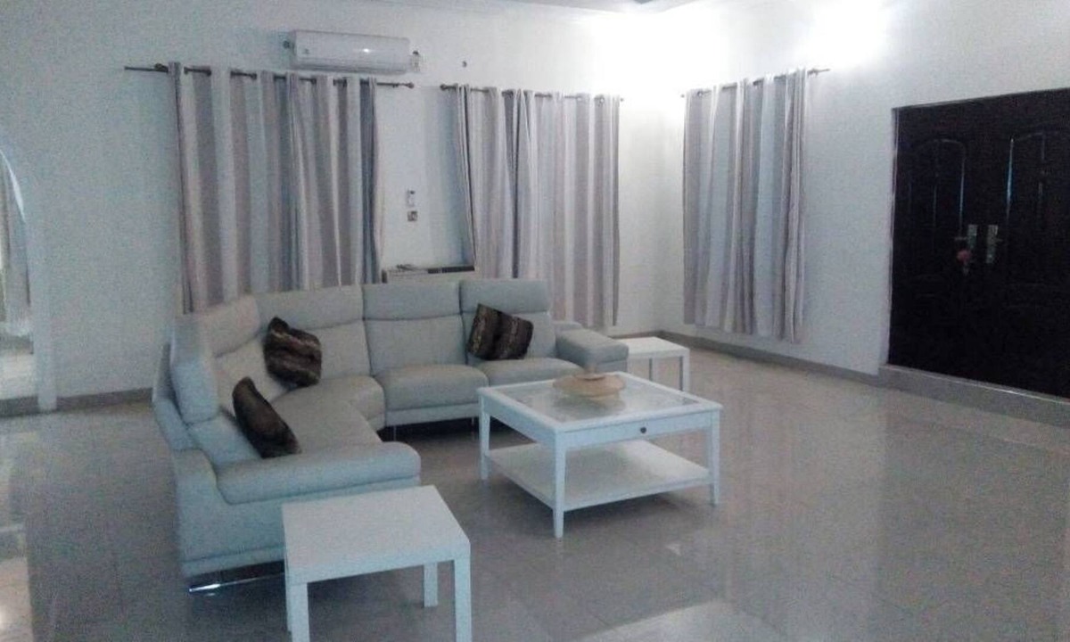 Tema House | VACATION HOME: Luxury 3 bedroom house