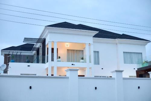 Dansoman Hotel | Villa Hills Hotel
