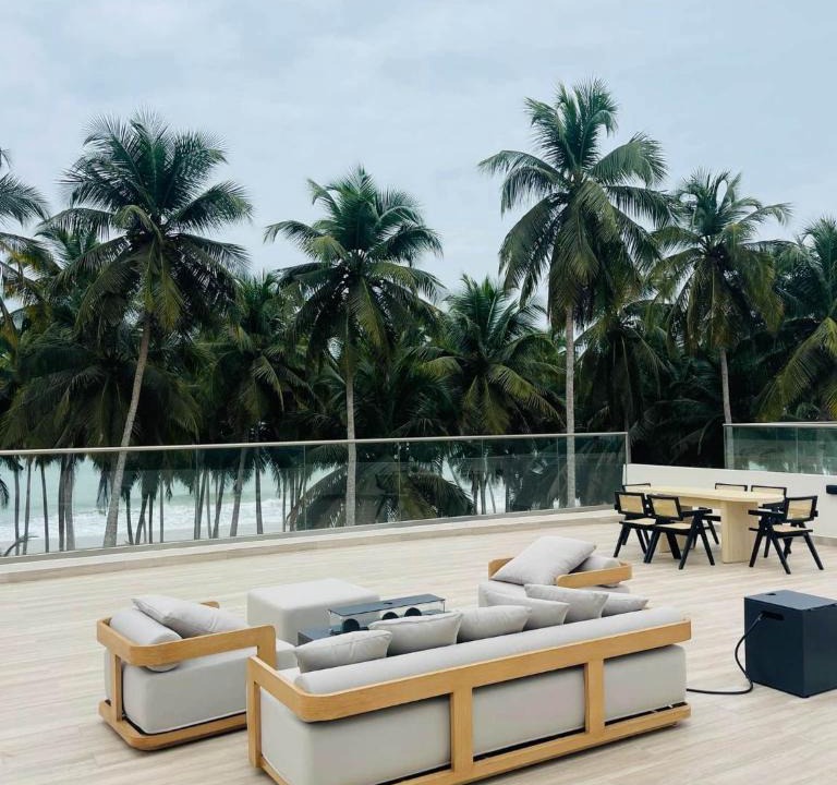 Komenda House | Villa Saints- Private ocean front beach villa near Elmina