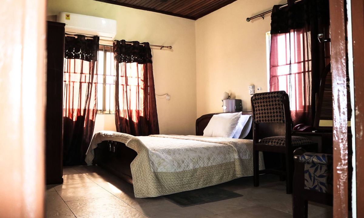 Accra Hotel | Vis-A-Vis Hotel