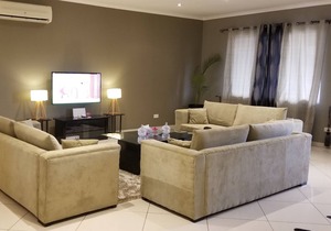 A Private Room in Designer & Serviced Apartment.