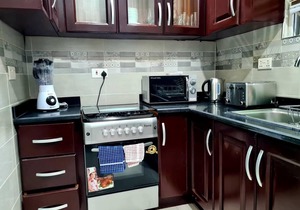 Charming, Quiet & Cozy - Close to Highway,Parking