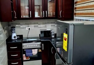 Charming, Quiet & Cozy - Close to Highway,Parking