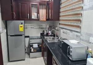 Spacious, Quiet & Cozy- Close to Highway-Parking