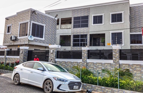 Dansoman Apartment | 2-bedroom apartment in fabulous Accra with WiFi, AC. Live your best vacation