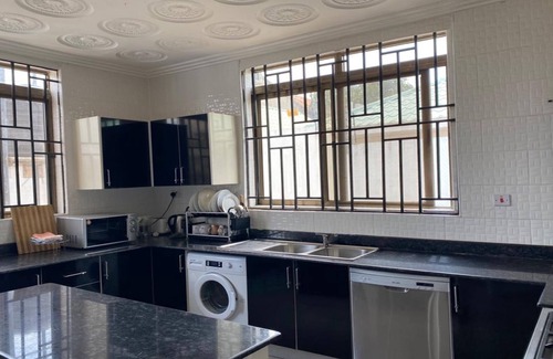 Nungua House | 5 BEDROOM HOUSE IN COMMUNITY 20, GREATER ACCRA , TEMA OFF THE SPINTEX ROAD