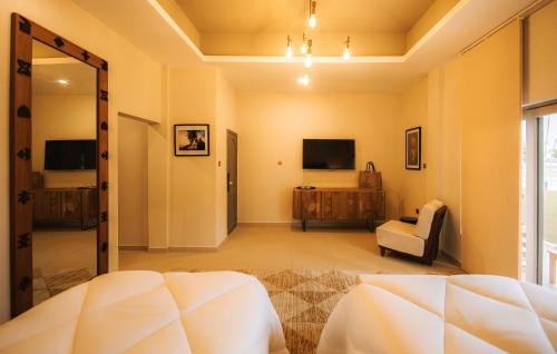 Elmina Hotel | AnoMansa Beach Resort at Elmina Bay