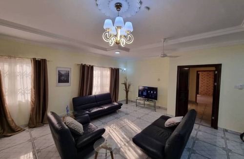 Cape Coast House | B's Classic & Cozy Apartments spacious and luxurious serene home away from home.
