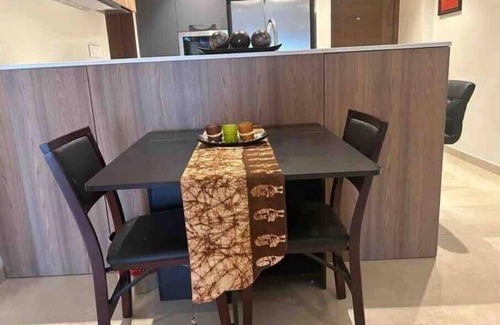 North Ridge Apartment | Beautiful & Spacious 1 BR Suite - Modern African Decor & Ocean View, Osu