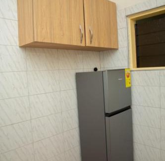 Ngleshi Amanfro Apartment | BH Apartment