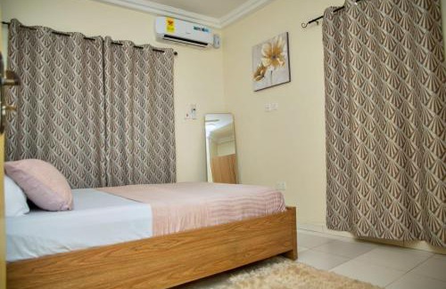Ngleshi Amanfro Apartment | BH Apartment