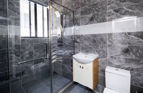 Teshie Apartment | Cozy Studio Apartment at The Royal Oak, East Airport.
