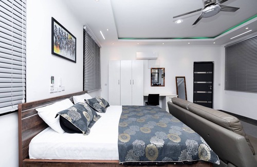 Teshie Apartment | Cozy Studio Apartment at The Royal Oak, East Airport.