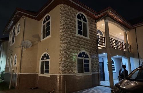 Nungua Apartment | Deluxe Kingsize Bedroom In Tema
