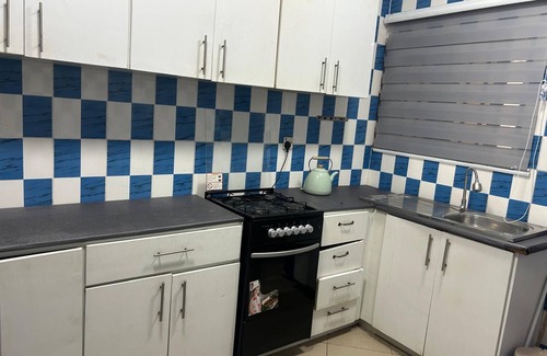 Accra House | Excellent 2-bedroom house with AC, WiFi in delightful in Ashomang Estate.