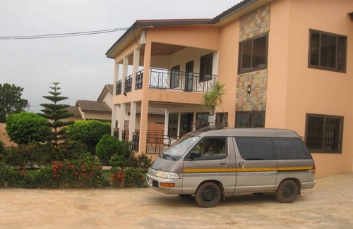 Adenta House | Ghouse - Ideal For Friends family And Corporate