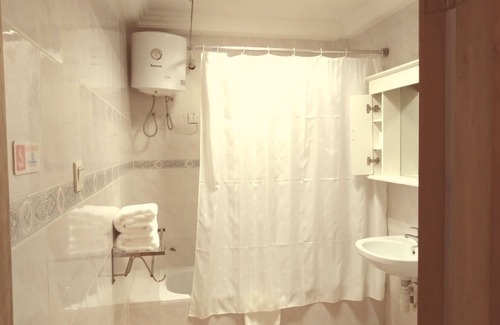 Nungua Hotel | Hotel Marjorie 'Y'