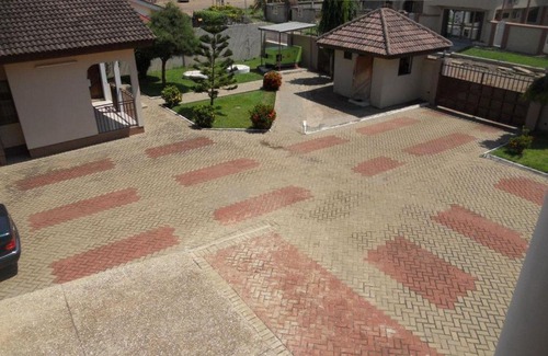 Nungua House | Kalis Lodge Guesthouse