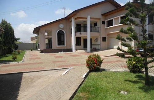 Nungua House | Kalis Lodge Guesthouse