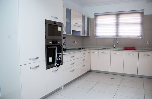 North Ridge Apartment | Luxury 3 Bed Apartment in Ridge