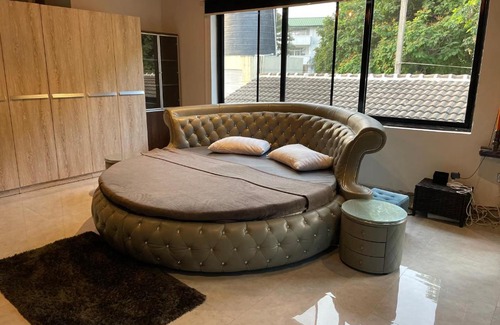 Cantonments House | Luxury Executive Suite