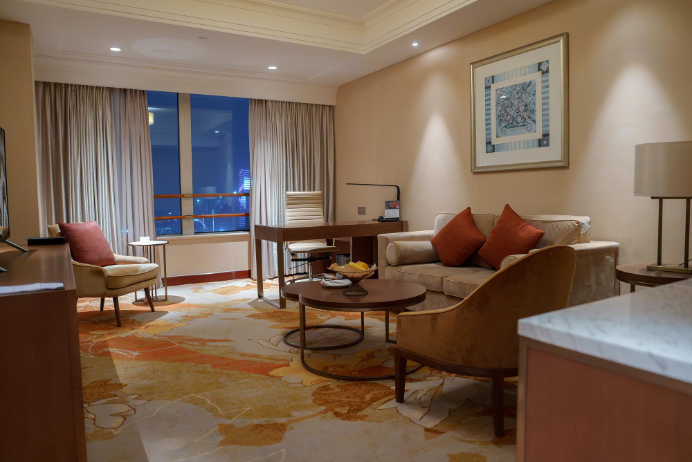 Dzorwulu Apartment | Modern 2 Bedroom Apartment at Airport - 24 7 Security, Pool, Gym, Rooftop, Free Parking, Free Airport Pickup for Long Stay,Opposite Kozo Restaurant