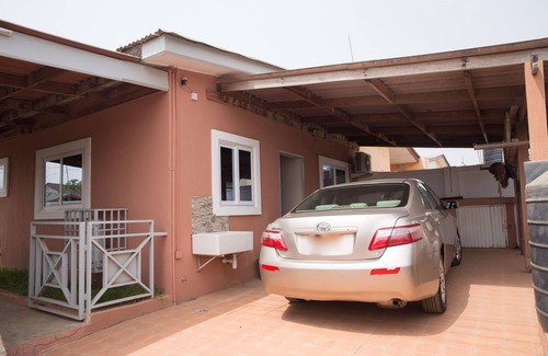Nungua House | Modern airconditioned house in Tema for family vacation or short stay