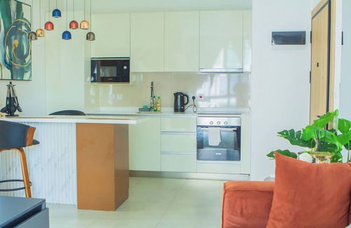 Roman Ridge Apartment | Nova Apartments Luxury One bedroom