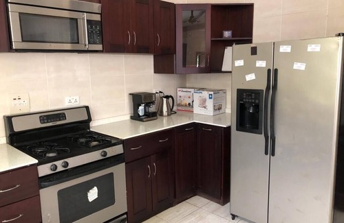 Teshie House | Palatial & Comfy Family Home at East Airport