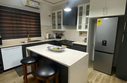 West Ridge House | Sankofa 2-3 bedroom private suite in a house at East Legon- Ogbojo -