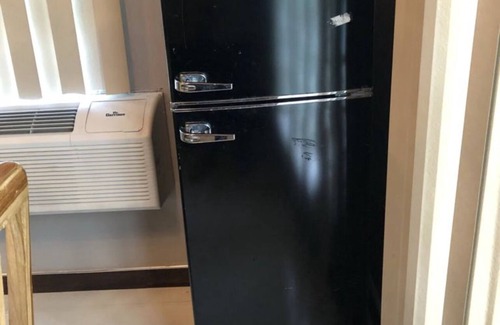 Accra Apartment | Serene 2 bedroom apartment, American Standard.