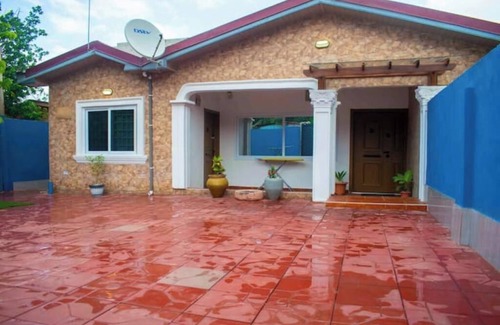 Accra Apartment | Single Room En Suite In A House