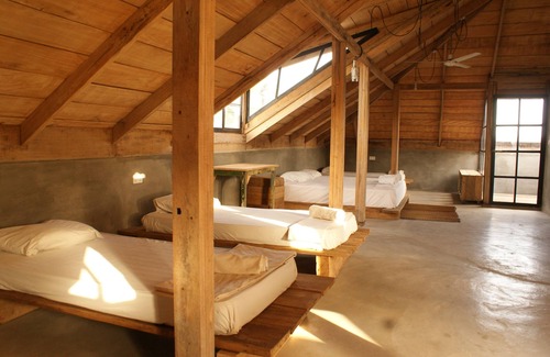 Kokomlemle Hostel | somewhere nice - Hostel
