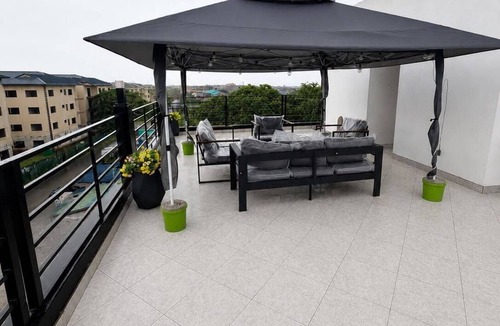 Sakumono Apartment | 1 + 1 Spa tub. Rooftop Lounge. Airport Pickups/Drop offs