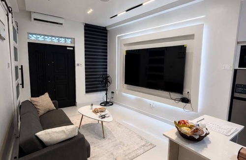 Sakumono Apartment | 1 + 1 Spa Tub. Rooftop Lounge. Airport pickups/Drop offs