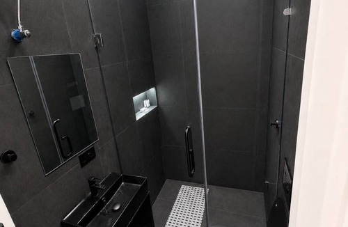 Sakumono Apartment | 1 + 1 Spa Tub. Rooftop Lounge. Airport pickups/Drop offs