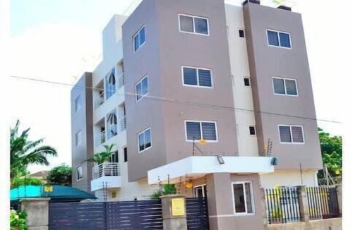Kokomlemle Apartment | 1 Bd large apt@central location