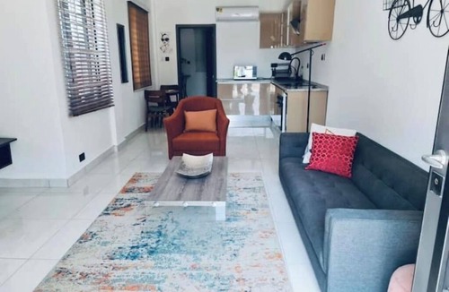 Kokomlemle Apartment | 10 mins from the beach | 1 BDR Apt | parking+wifi