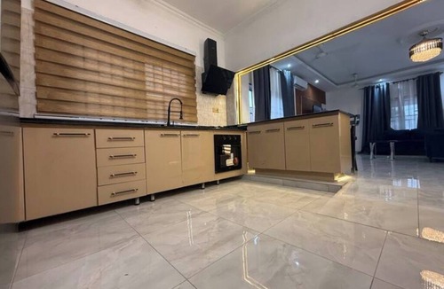 Accra House | 15 mins from Airport | 3 BDR house | parking+wifi