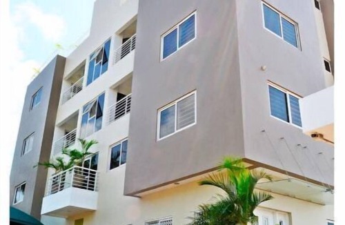 Kokomlemle Apartment | 15 Minutes from Accra City Center 2BDR apartment/2.5 Bathrooms