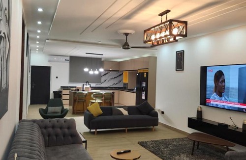 Pepease Apartment | 1965 Residence