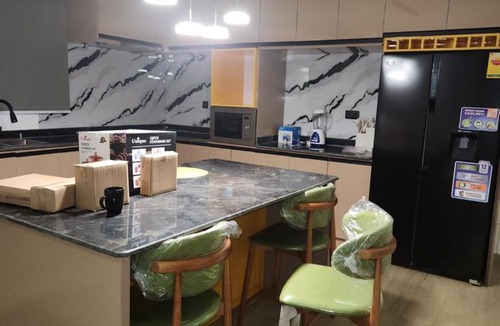 Pepease Apartment | 1965 Residence